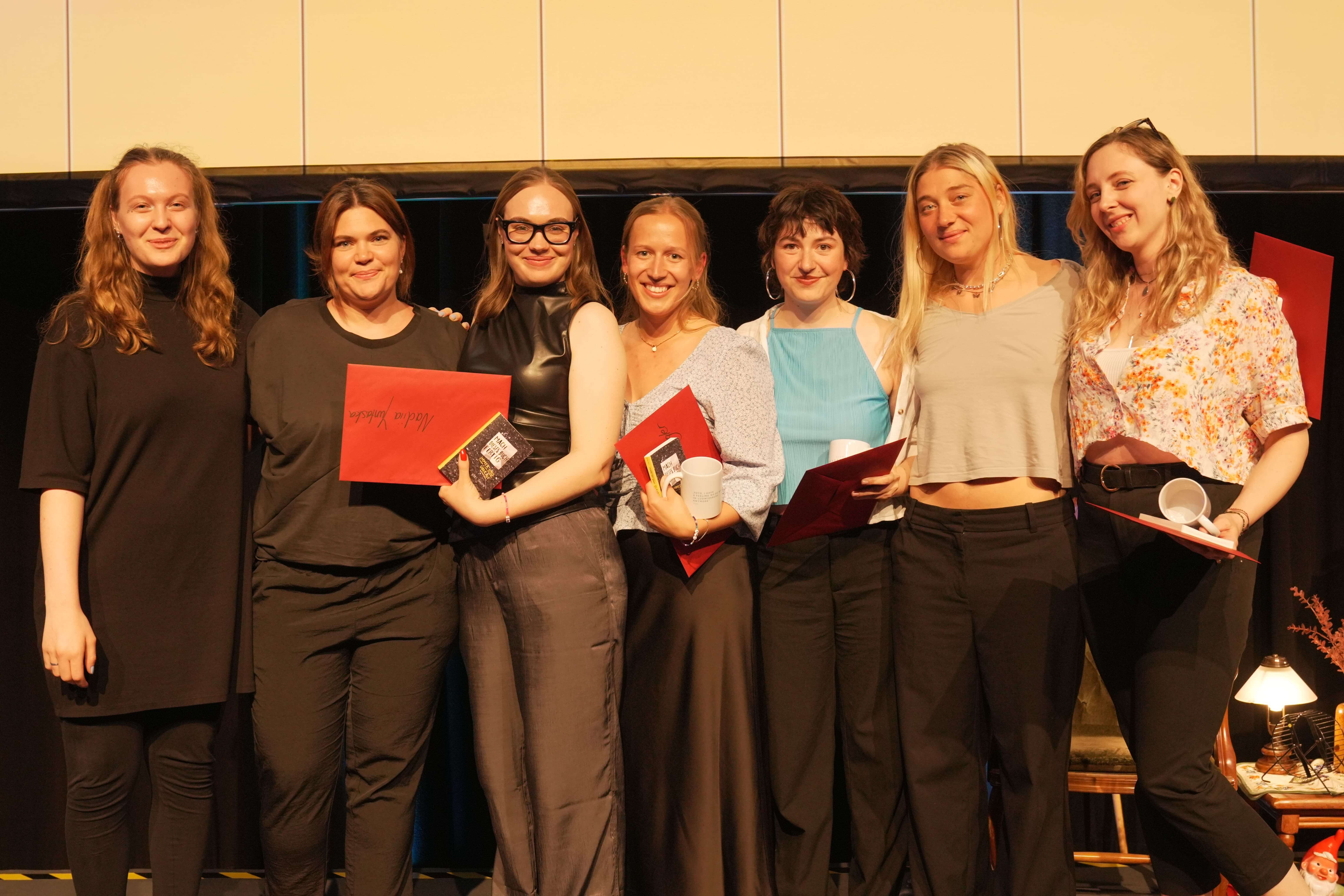 Gruppenfoto unserer fünf Interactive Media Graduates