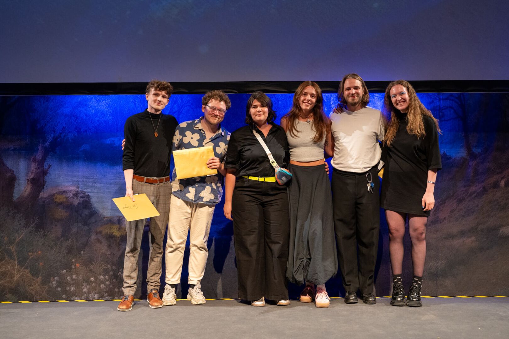 Gruppenfoto unserer fünf Interactive Media Graduates